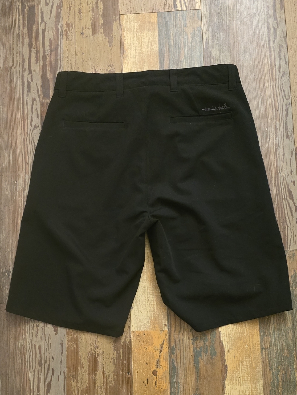 Travis Mathew Shorts Mens 32 Black Flat Front Stretch Quick Dry Performance Golf - Picture 3 of 3